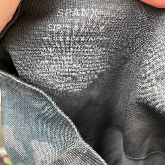 | SPANX | Look at Me Now Seamless Leggings. - Picture 13 of 16